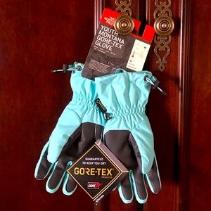 New Ski glove’s, has pocket to hold key on both sides. Phone Screen touch